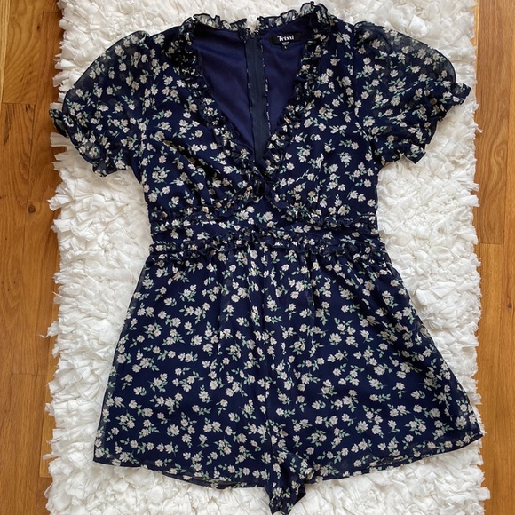 Daisy Printed Ruffle Romper - Picture 3 of 5